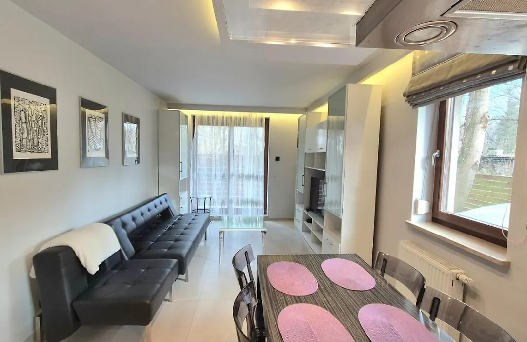 Apartament Zielony Z Ogrodem-1